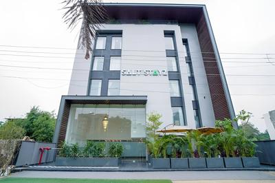 Saltstayz Select - Golf Course Road & Sector 57