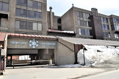 Snowflake 1 Bed plus Den 2 Bath