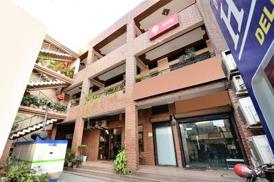 OYO 4738 Hotel Re-Birth