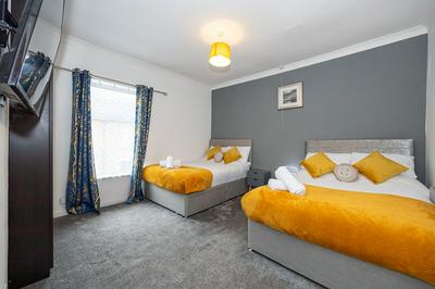 Captivating 2-bed House in Blackburn