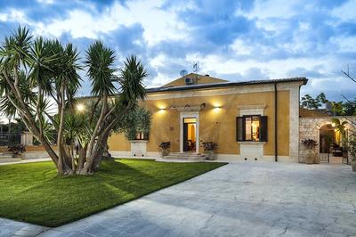 Villa Carolina