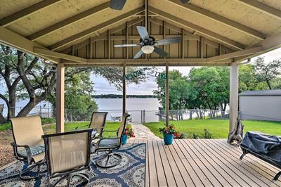 Lakefront Home < 3 Miles to Historic Granbury!