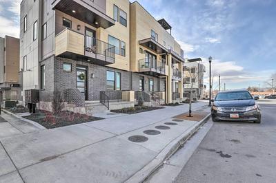 Chic & Sunny Provo Townhome w/ Rooftop Deck!