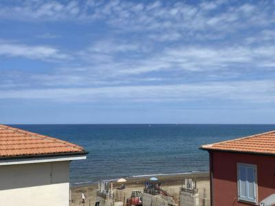 Two-room Apartment 3 Beds IN THE Conchiglia Area-rif Lucip2