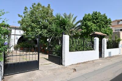 IzzHome Colonial