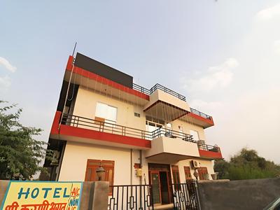 OYO 22644 Bhagat Palace