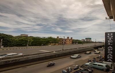 Hotel Apsara Near JJ Hospital