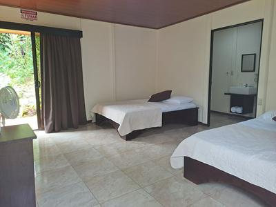 Hotel Rio Celeste to Know