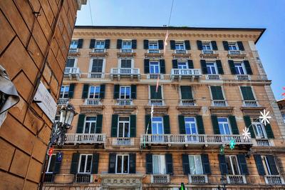 La finestra sul cortile di Via Roma
