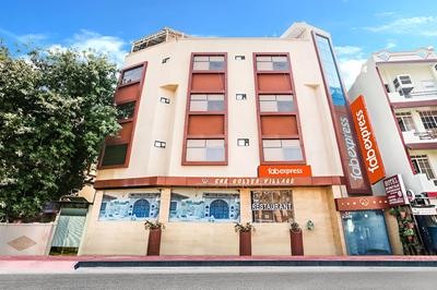 FabHotel Golden Village