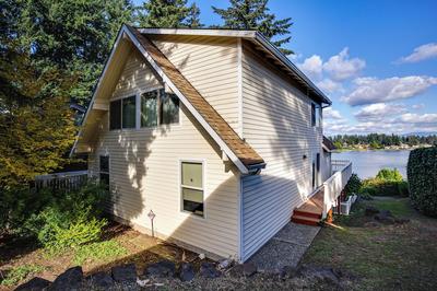 Lakefront Home w/ Fire Pit, Dock in Kent!
