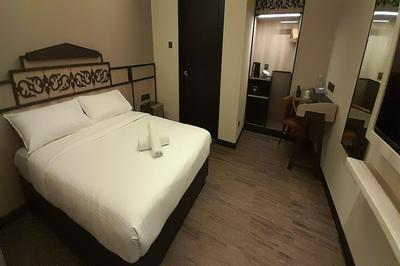 Lion Peak Hotel Hamilton