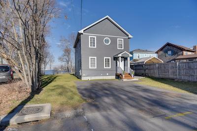 Renovated Family Home on Providence River!