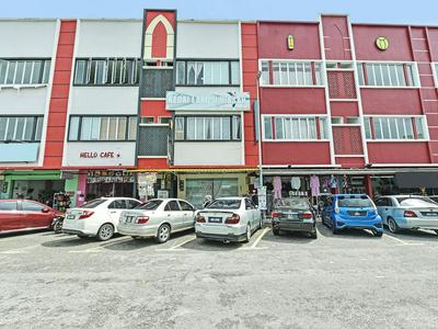 OYO 90431 Cz Hotel
