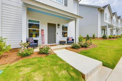 4 Mi to Auburn University: Townhome w/ Fenced Yard
