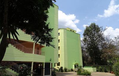 Pinnacle Court Apartments