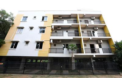 OYO 24948 Golden Sands