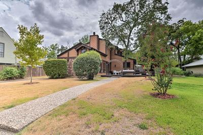 Bryan Home w/ Deck & Yard ~ 4 Mi to Texas A & M!