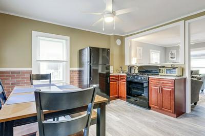 Easthampton Apartment Near Breweries & Rail Trail!
