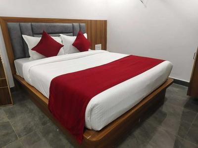 HOTEL MARUTI R