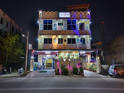 OYO 13096 Braj Haveli