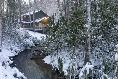 Boone Cottage w/ Fire Pit & On-site Creek!
