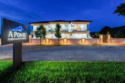 A Ponte Studios and Apartments