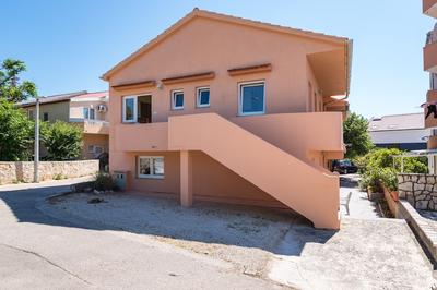 Housei Harry Near Supermarket 2