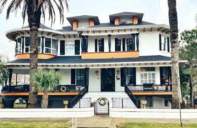 The Mansion on 17th