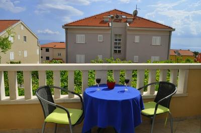 Ivi - big Parking and Courtyard - SA2