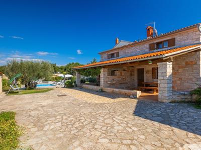 Holiday Home in Segotici With Private Pool