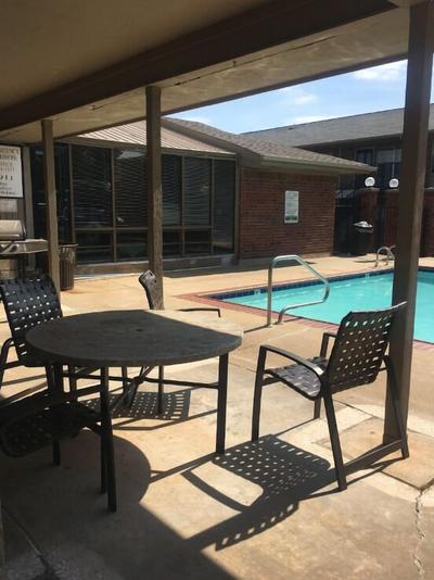 1 Bed Apartment next to SW Integris near Downtown