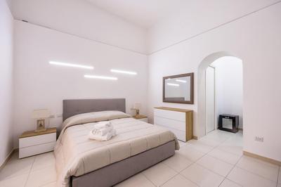 Miracoli 60 in Naples