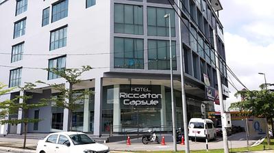 Riccarton Capsule Hotel