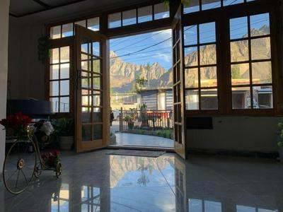 Alpha Hotel & Restaurant