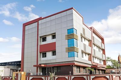 OYO 33396 Hotel Kartik