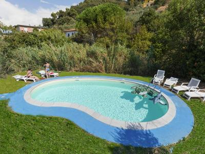 Lovely Holiday Flat With Shared Pool in Lerici