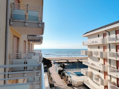 Flat With Balcony on the Seafront