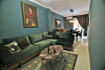 Zennova 4 Vintage City Center Apt