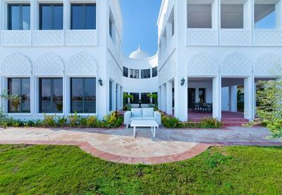 Beachfront Signature Villa - Mint Stay