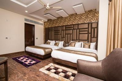 Capital O 14831 hotel mannat