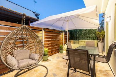 Filiatra Welcoming Hideaway - A Cozy Urban Escape