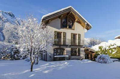 Chalet Les Tissourds 4 Central hot tub