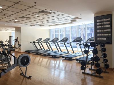 Modern + Light 2BR in Dubai Marina w/ Sea Views!