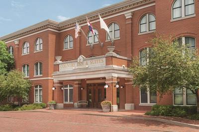 Country Inn & Suites by Radisson, St. Charles Historic District