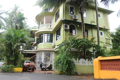 OYO 6453 Home Studios behind KFC Calangute