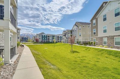 Sleek Vineyard Condo w/ Access to Community Pools