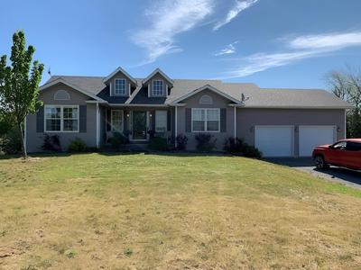 Wilson Vines Awaits Your Arrival in Hillier