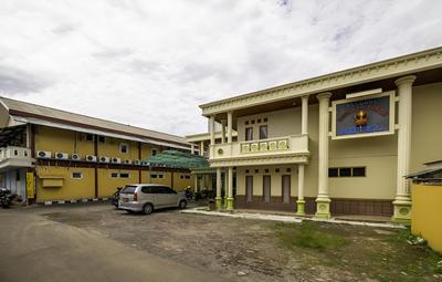 SPOT ON 1896 Hotel Mahkota Pantai