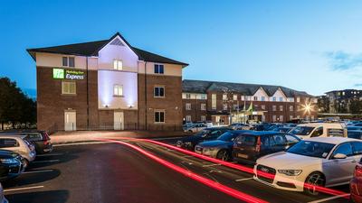 Holiday Inn Express London Gatwick - Crawley by IHG